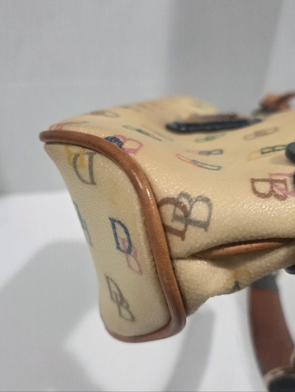 Dooney & Bourke Cream Multicolor Signature DB Logo Shoulder Bag with Tan Y2K. - Picture 12 of 16